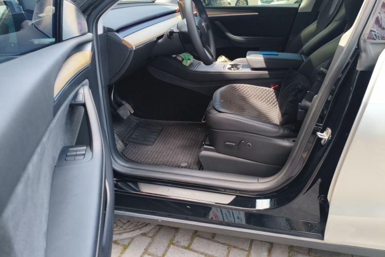 Used Tesla Model Y 2022 Revised Version Rear-Wheel Drive Driver Seat