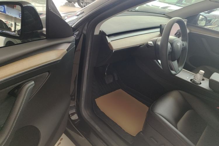 Used Tesla Model Y 2022 Rear-Wheel-Drive Version Driver Seat