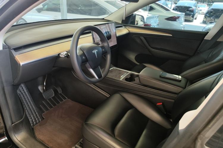 Used Tesla Model Y 2022 Rear-Wheel-Drive Version Driver Seat