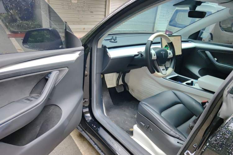 Used Tesla Model Y 2022 Rear-Wheel-Drive Version Driver Seat