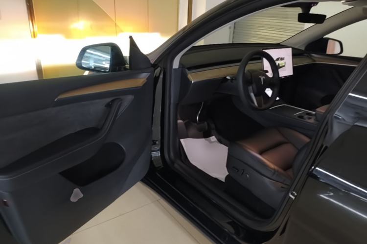 Used Tesla Model Y 2022 Rear-Wheel-Drive Version Driver Seat