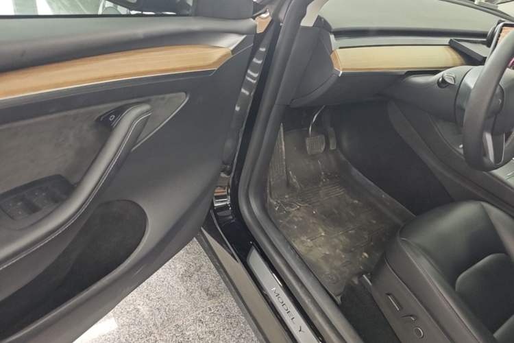 Used Tesla Model Y 2022 Rear-Wheel-Drive Version Driver Seat