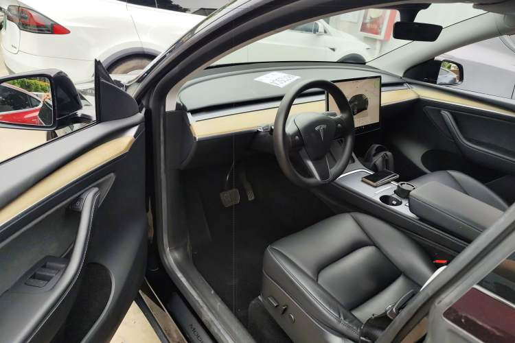 Used Tesla Model Y 2022 Rear-Wheel-Drive Version Driver Seat
