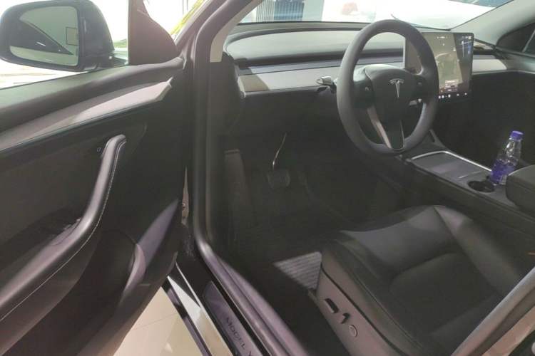 Used Tesla Model Y 2022 Revised Version Rear-Wheel Drive Driver Seat