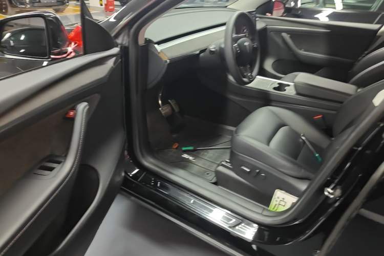 Used Tesla Model Y 2022 Revised Version Rear-Wheel Drive Driver Seat