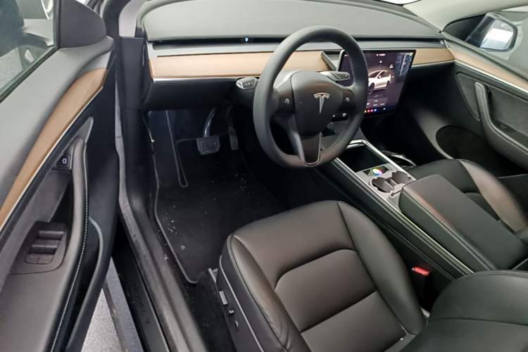 Used Tesla Model Y 2022 Revised Version Rear-Wheel Drive Driver Seat