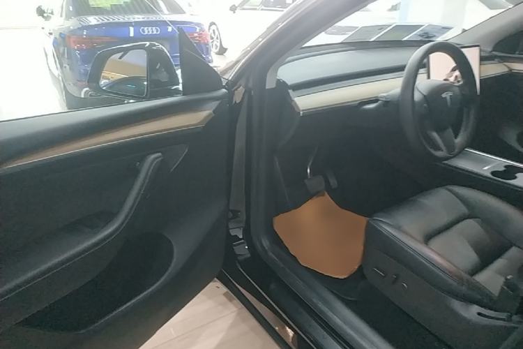 Used Tesla Model Y 2022 Rear-Wheel-Drive Version Driver Seat