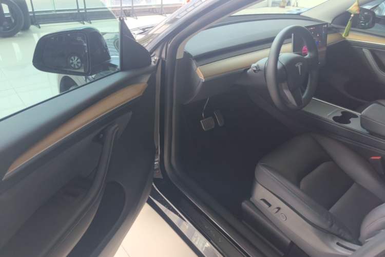 Used Tesla Model Y 2022 Rear-Wheel-Drive Version Driver Seat