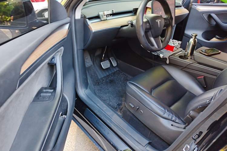 Used Tesla Model Y 2022 Rear-Wheel-Drive Version Driver Seat