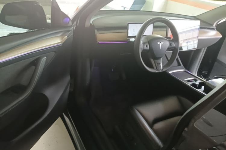Used Tesla Model Y 2022 Rear-Wheel-Drive Version Driver Seat