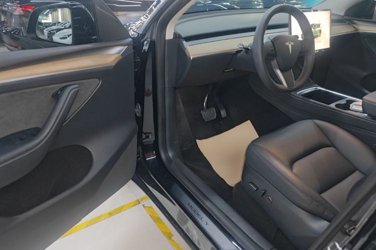 Used Tesla Model Y 2022 Revised Version Rear-Wheel Drive Driver Seat