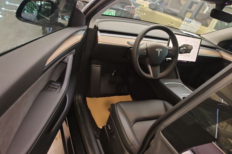 Used Tesla Model Y 2022 Rear-Wheel-Drive Version Driver Seat