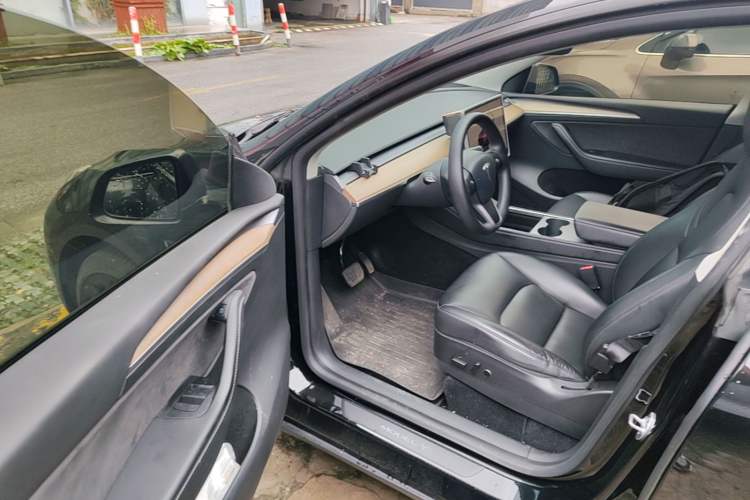 Used Tesla Model Y 2022 Rear-Wheel-Drive Version Driver Seat