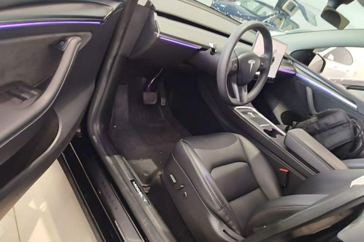 Used Tesla Model Y 2022 Long-Range All-Wheel-Drive Version Driver Seat
