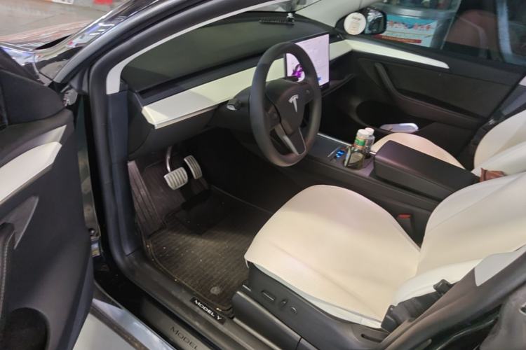 Used Tesla Model Y 2022 Performance High-Performance All-Wheel-Drive Version Driver Seat