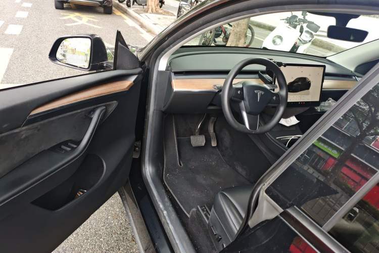Used Tesla Model Y 2022 Rear-Wheel-Drive Version Driver Seat
