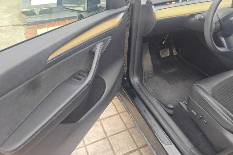 Used Tesla Model Y 2022 Revised Version Rear-Wheel Drive Driver Seat