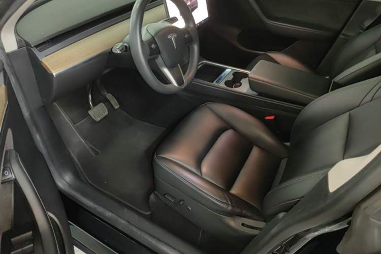 Used Tesla Model Y 2022 Rear-Wheel-Drive Version Driver Seat