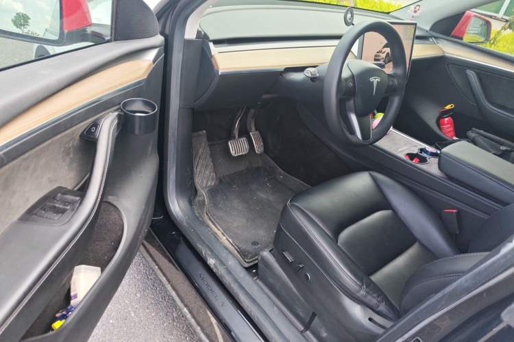 Used Tesla Model Y 2022 Rear-Wheel-Drive Version Driver Seat