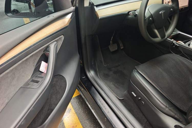 Used Tesla Model Y 2022 Revised Version Rear-Wheel Drive Driver Seat