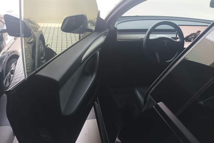 Used Tesla Model Y 2022 Rear-Wheel-Drive Version Driver Seat