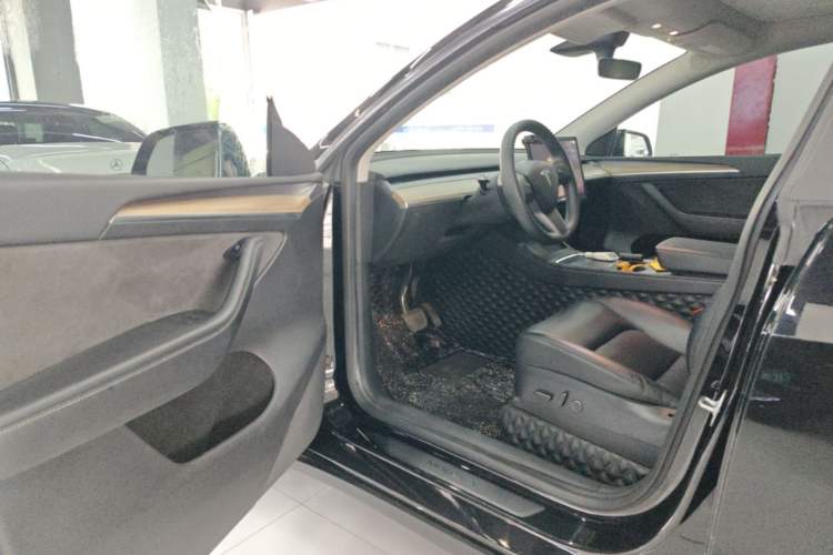 Used Tesla Model Y 2022 Rear-Wheel-Drive Version Driver Seat