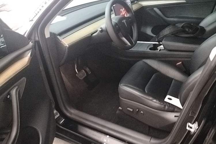 Used Tesla Model Y 2022 Revised Version Rear-Wheel Drive Driver Seat