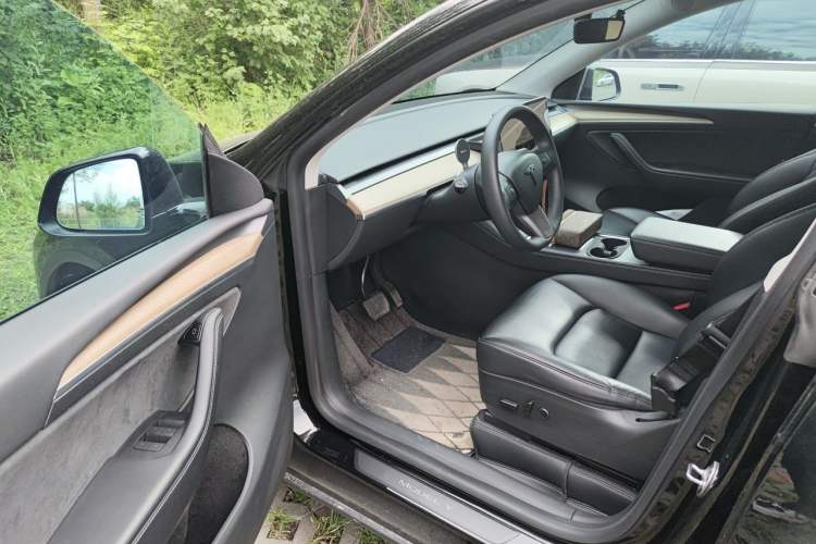 Used Tesla Model Y 2022 Rear-Wheel-Drive Version Driver Seat
