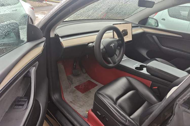 Used Tesla Model Y 2022 Long-Range All-Wheel-Drive Version Driver Seat