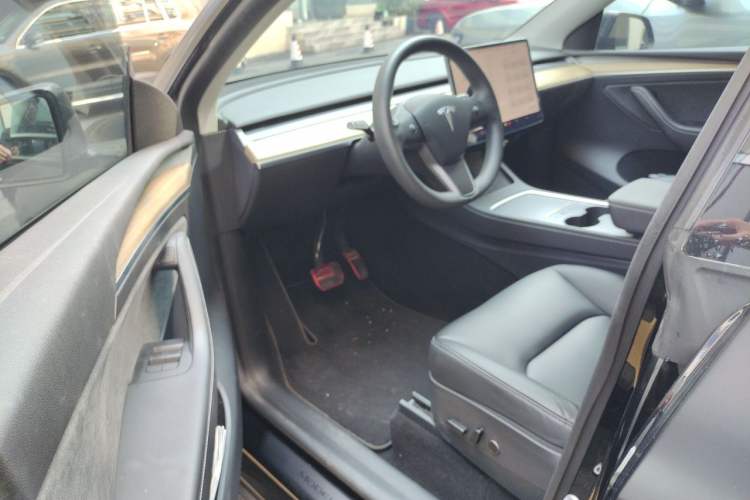 Used Tesla Model Y 2022 Rear-Wheel-Drive Version Driver Seat