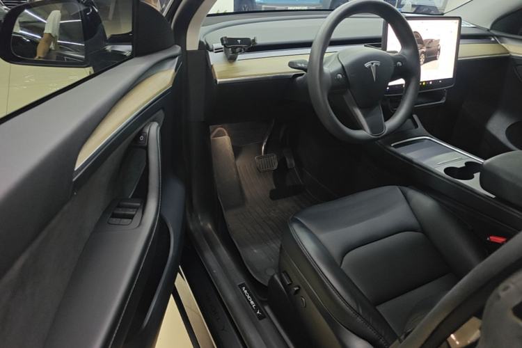 Used Tesla Model Y 2022 Revised Version Rear-Wheel Drive Driver Seat