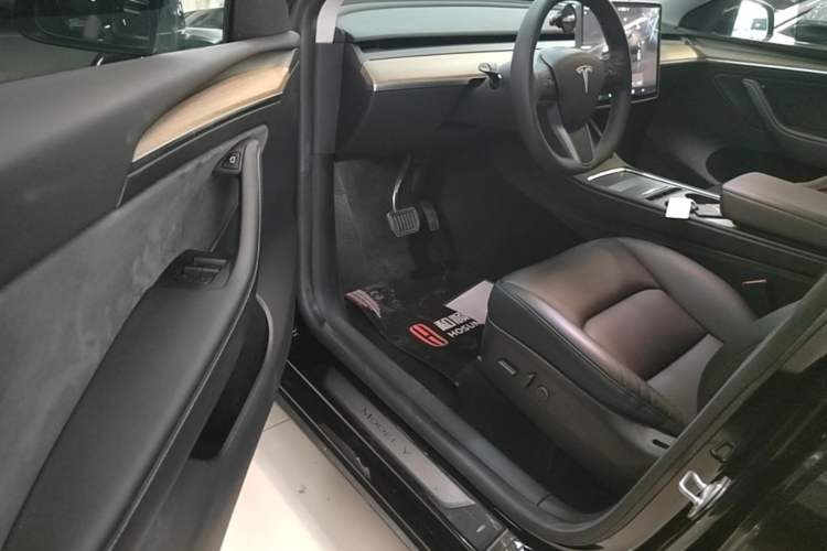 Used Tesla Model Y 2022 Rear-Wheel-Drive Version Driver Seat