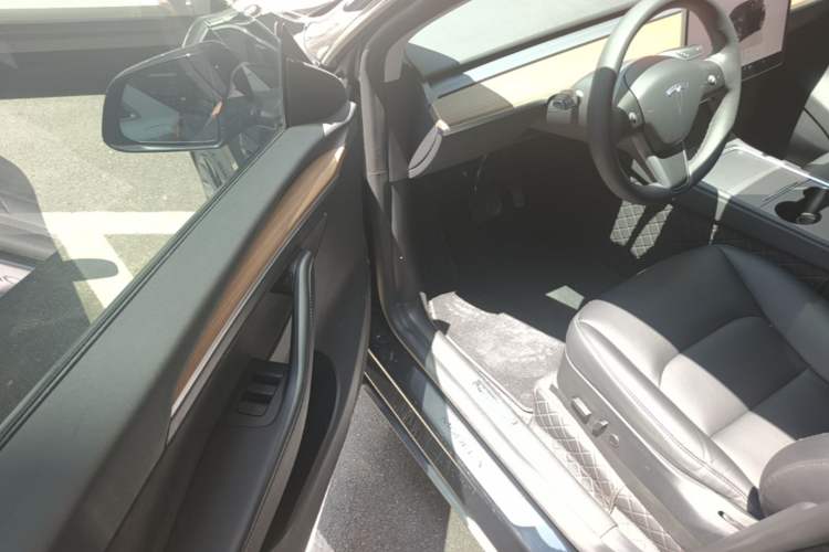 Used Tesla Model Y 2022 Revised Version Rear-Wheel Drive Driver Seat