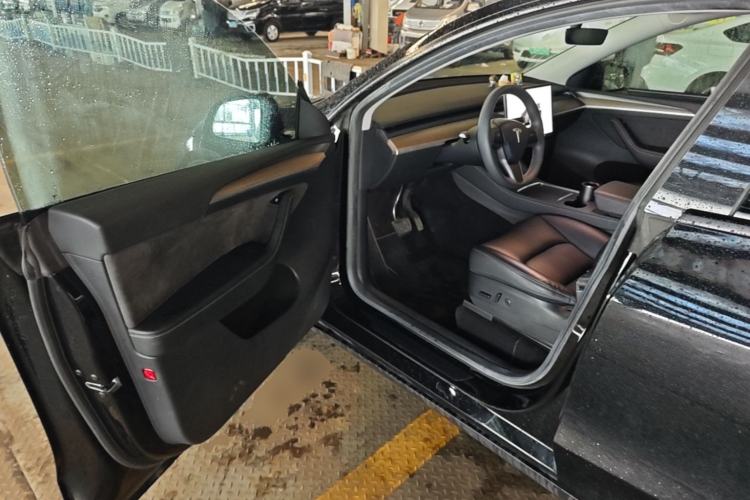 Used Tesla Model Y 2022 Rear-Wheel-Drive Version Driver Seat