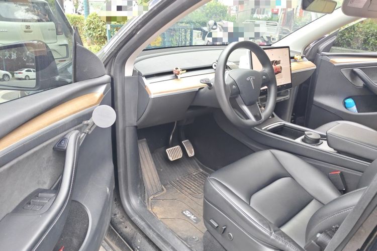 Used Tesla Model Y 2022 Long-Range All-Wheel-Drive Version Driver Seat