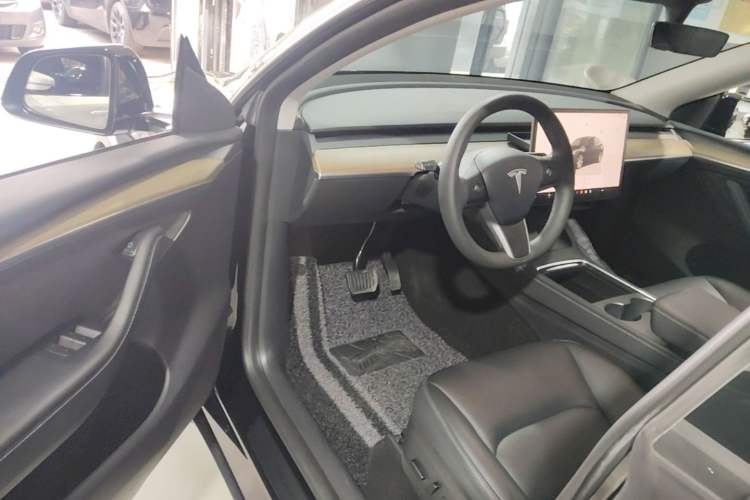 Used Tesla Model Y 2022 Rear-Wheel-Drive Version Driver Seat