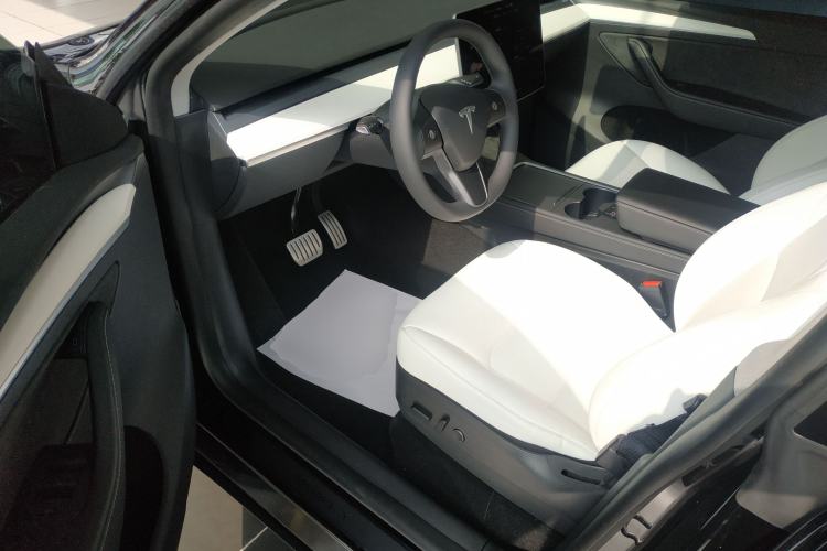 Used Tesla Model Y 2022 Performance High-Performance All-Wheel-Drive Version Driver Seat
