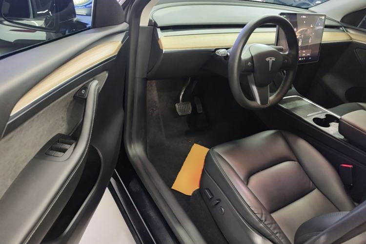 Used Tesla Model Y 2022 Rear-Wheel-Drive Version Driver Seat