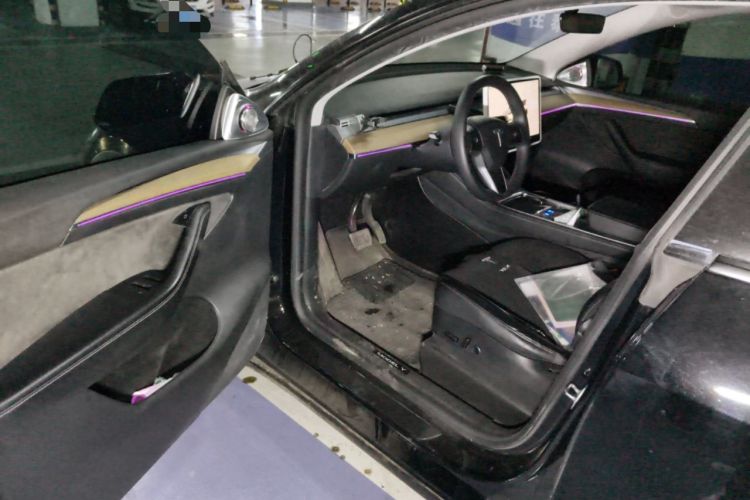 Used Tesla Model Y 2022 Long-Range All-Wheel-Drive Version Driver Seat
