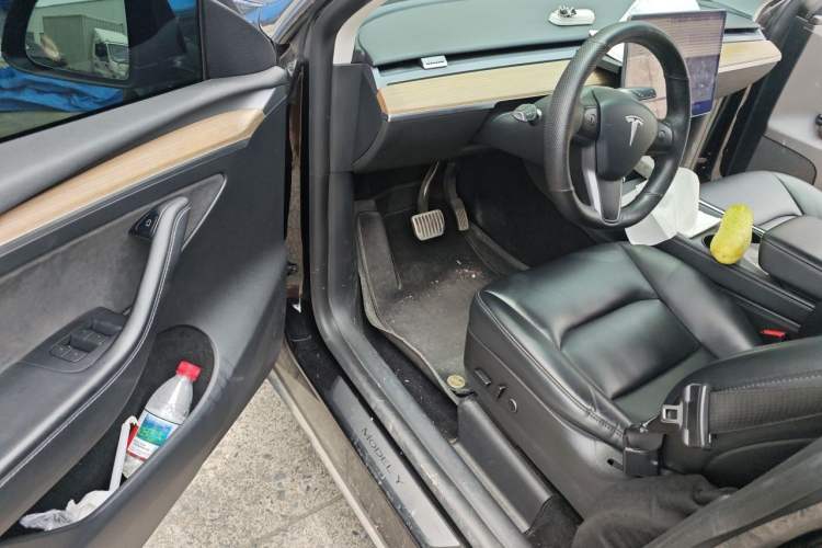 Used Tesla Model Y 2022 Rear-Wheel-Drive Version Driver Seat