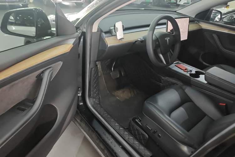 Used Tesla Model Y 2022 Revised Version Rear-Wheel Drive Driver Seat