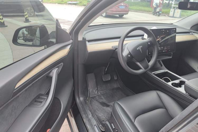 Used Tesla Model Y 2022 Revised Version Rear-Wheel Drive Driver Seat