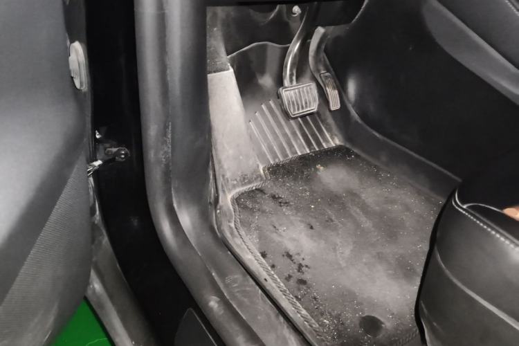 Used Tesla Model Y 2022 Rear-Wheel-Drive Version Driver Seat
