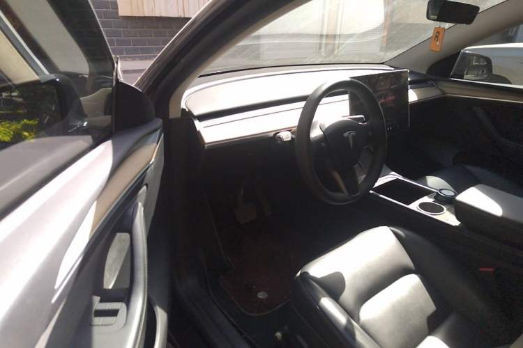 Used Tesla Model Y 2022 Rear-Wheel-Drive Version Driver Seat