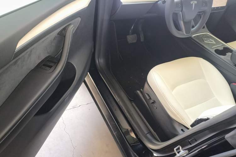 Used Tesla Model Y 2022 Rear-Wheel-Drive Version Driver Seat