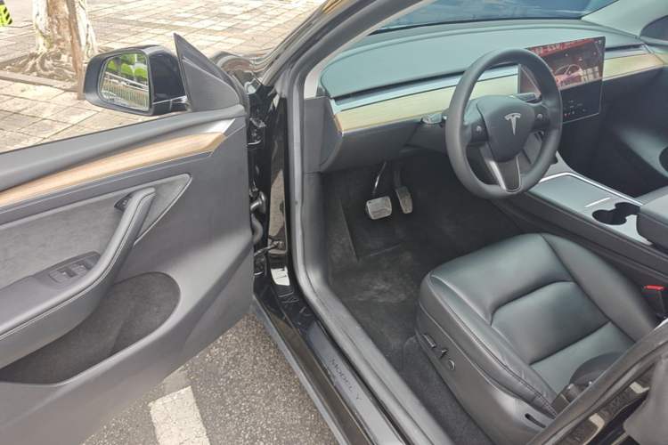 Used Tesla Model Y 2022 Revised Version Long-Range All-Wheel Drive Driver Seat