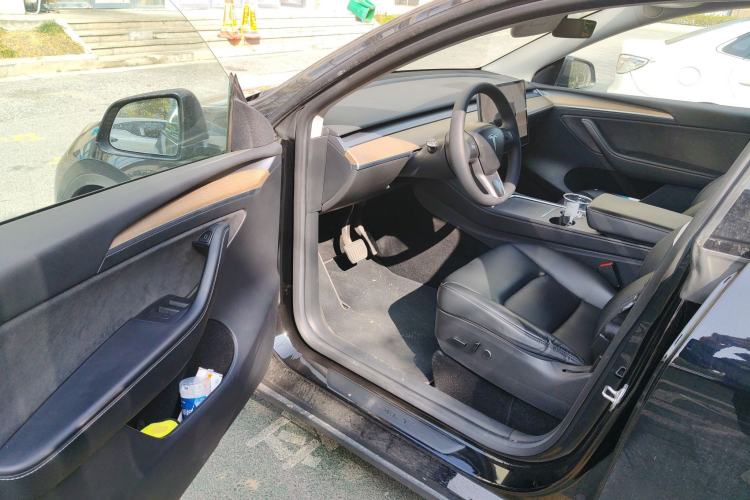 Used Tesla Model Y 2022 Rear-Wheel-Drive Version Driver Seat
