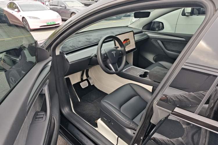 Used Tesla Model Y 2022 Performance High-Performance All-Wheel-Drive Version Driver Seat