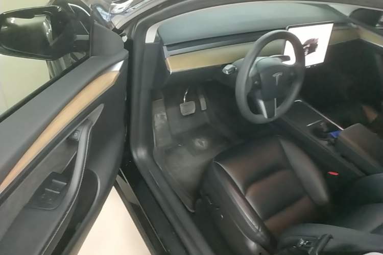 Used Tesla Model Y 2022 Revised Version Rear-Wheel Drive Driver Seat
