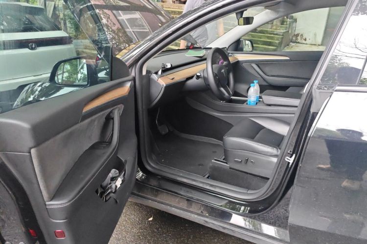 Used Tesla Model Y 2022 Rear-Wheel-Drive Version Driver Seat